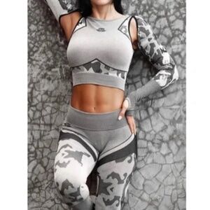Body Engineers camo workout set